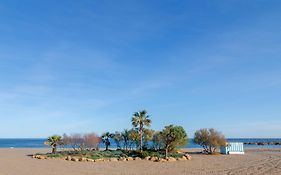 Close To The Beach, 5 Minutes Walk